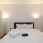 Urban Square Apartman