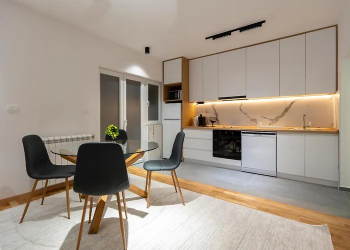 Urban Square Apartment